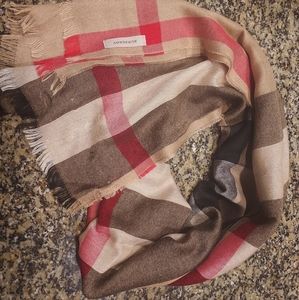 Burberry scarf lightweight with imperfections
